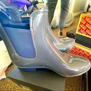 Life stride patent leather Chelsea rain boot 9